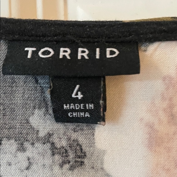 torrid Black Floral V-Neck Tunic with Pink & Cream Blooms - Picture 2 of 5